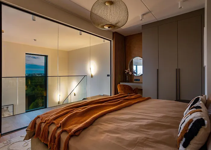Elegant Seaview Penthouse 3Br Ensuite Luxury Retreat With Sauna And Free Parking