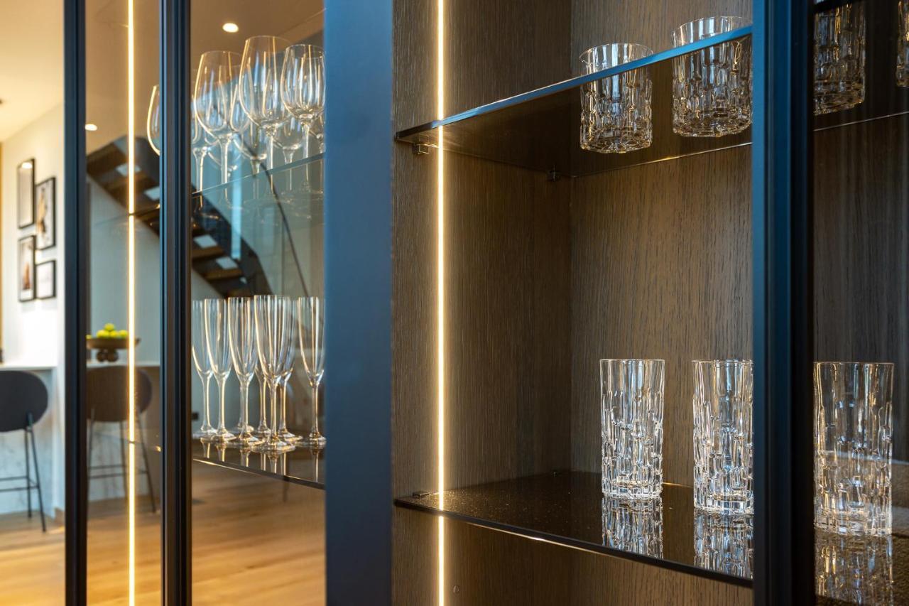 Lejlighed Elegant Seaview Penthouse 3br Ensuite Luxury Retreat With Sauna And Free Parking