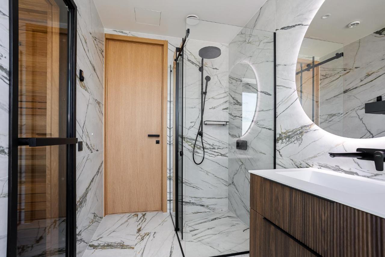 Lejlighed Elegant Seaview Penthouse 3br Ensuite Luxury Retreat With Sauna And Free Parking Tallinn