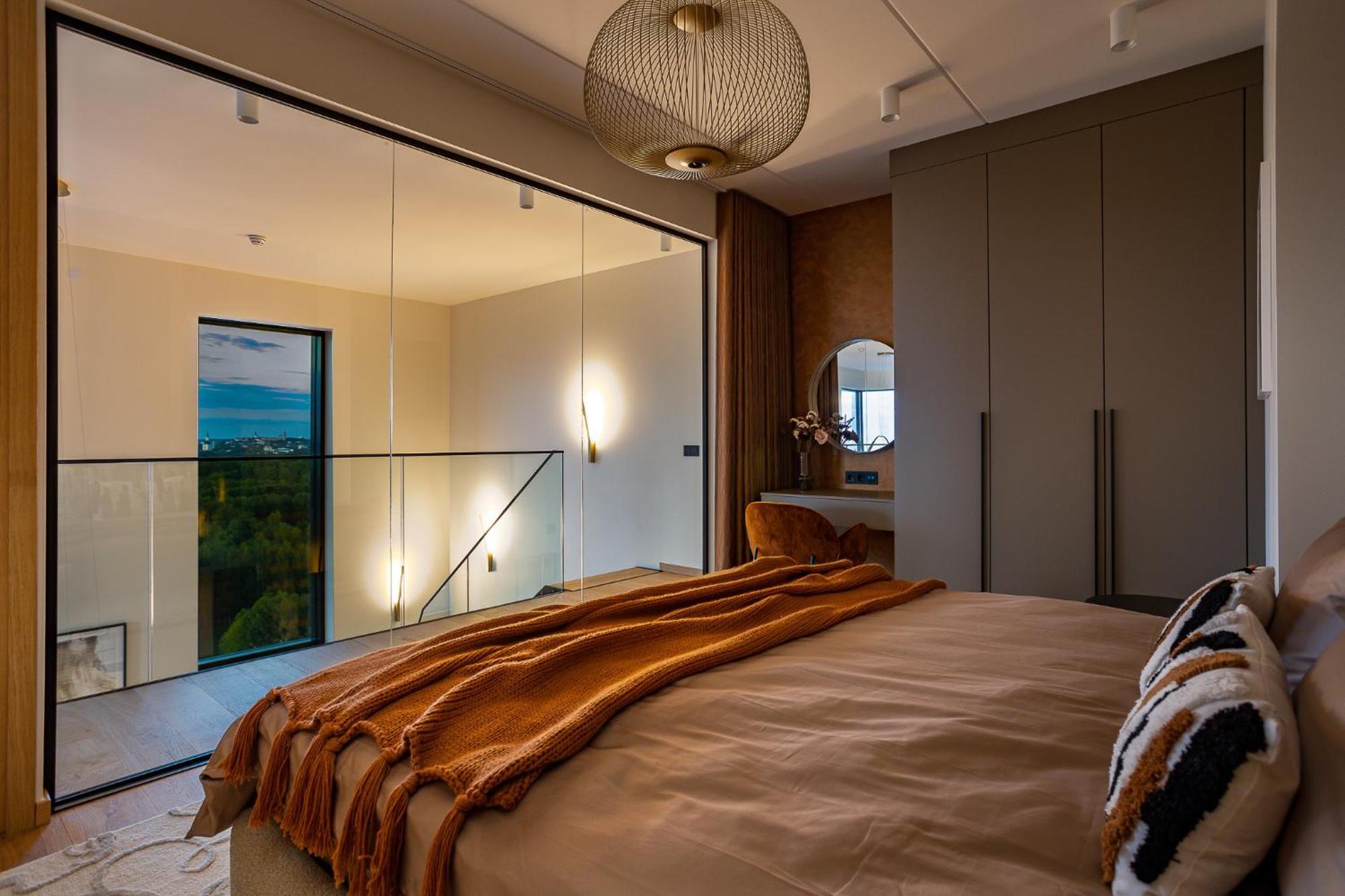 Elegant Seaview Penthouse 3br Ensuite Luxury Retreat With Sauna And Free Parking Lejlighed