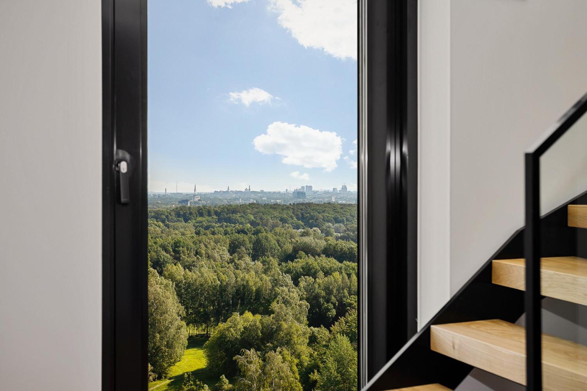 Elegant Seaview Penthouse 3br Ensuite Luxury Retreat With Sauna And Free Parking Tallinn