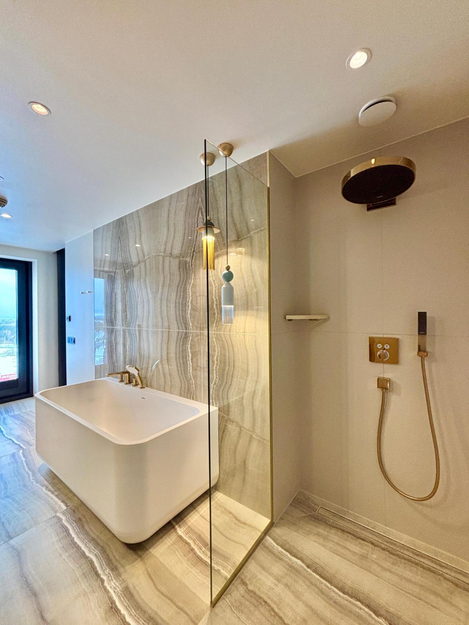 Elegant Seaview Penthouse 3br Ensuite Luxury Retreat With Sauna And Free Parking * Tallinn